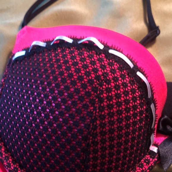 Victoria Secret 34 B scarlet and black lace Very Sexy Push-up bra/ white ribbons - Picture 4 of 11